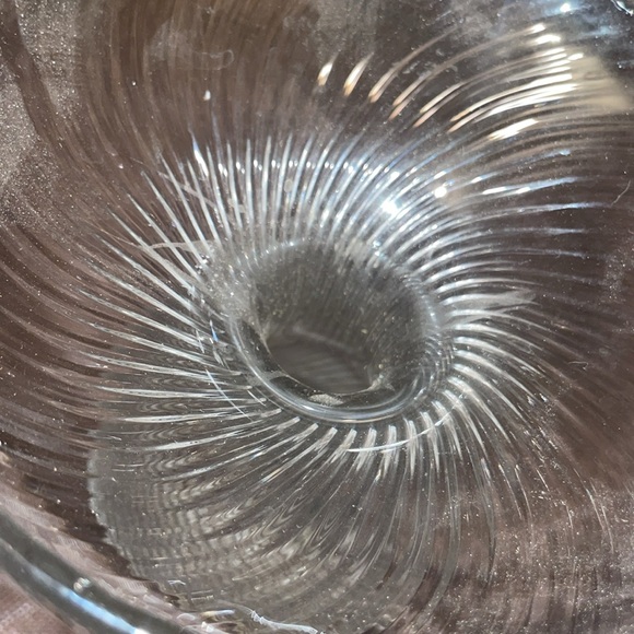 Beautiful Jan Gabrhel 8" Twisted Clear Ribbed Glass Vase - Picture 2 of 5
